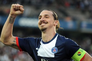 开云-赛季关键胜负场回放热议，战术细节成讨论焦点，当前赛季胜利次数不足5次